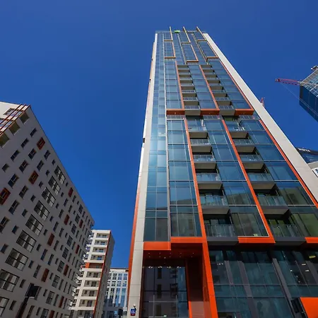Apartamento Towarowa Towers Comfortable With Air Conditioning Ideal For Remote Work By Renters Varsovia