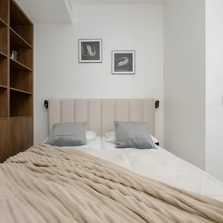 Apartament Towarowa Towers Comfortable With Air Conditioning Ideal For Remote Work By Renters *