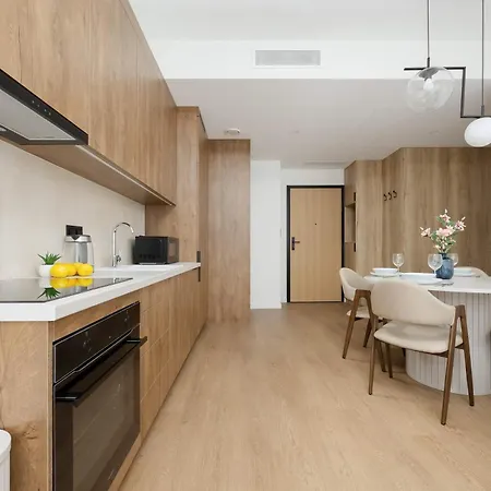 Apartment Towarowa Towers Comfortable With Air Conditioning Ideal For Remote Work By Renters Warschau