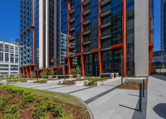 Towarowa Towers Comfortable With Air Conditioning Ideal For Remote Work By Renters شقة وارسو