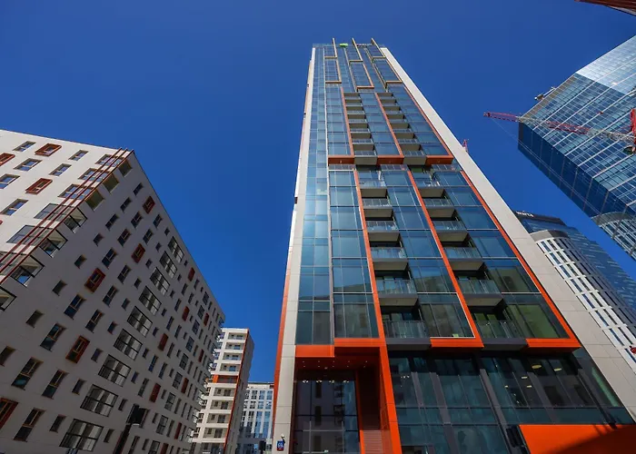 شقة Towarowa Towers Comfortable With Air Conditioning Ideal For Remote Work By Renters وارسو