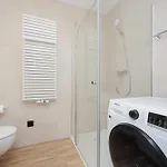 아파트 Towarowa Towers Comfortable With Air Conditioning Ideal For Remote Work By Renters